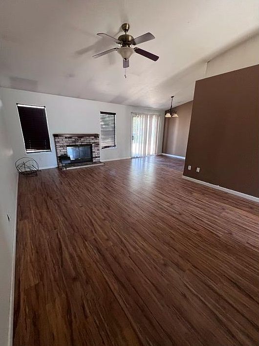 2nd image of 8225 Lakespring Way