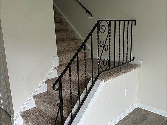 3rd image of 68 Willowick Dr
