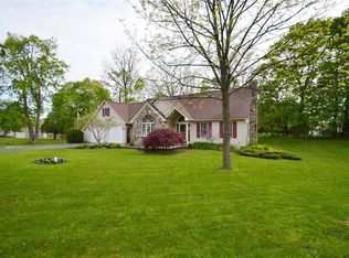 135 Dar Lind Ln, Palmyra, NY 14522