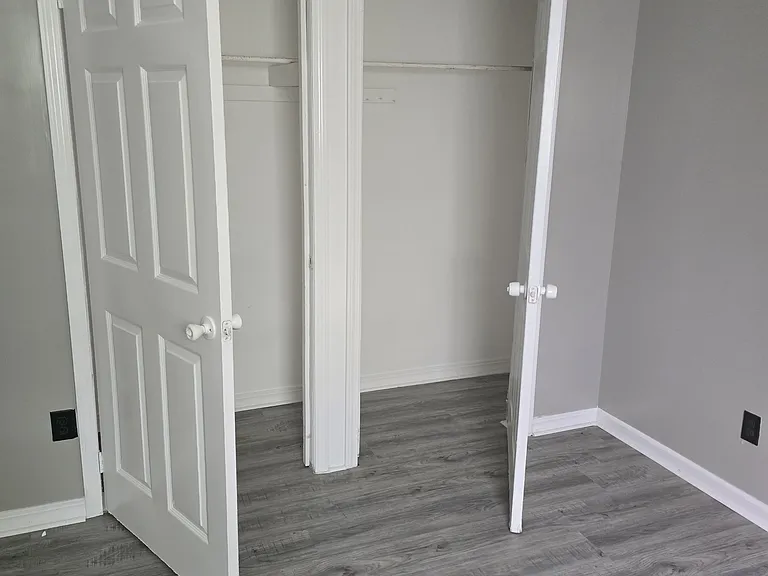 3421 Shanks Ln #6 — Photo 8