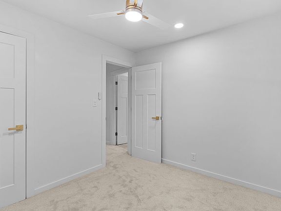 5th image of 1605 Barbara Dr