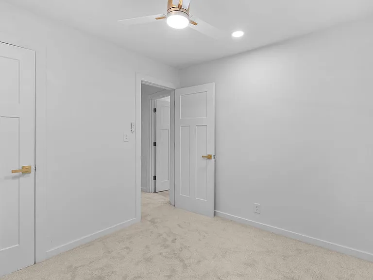 1605 Barbara Dr — Photo 5