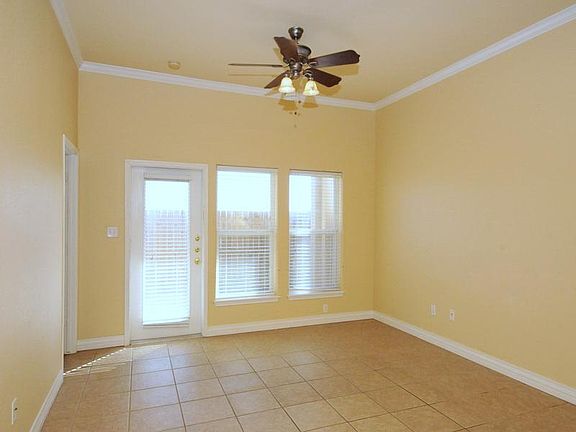 3rd image of 15118 Leeward Dr APT 102