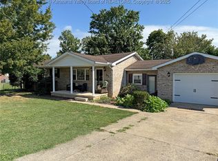 440 1st Ave N, Hometown, WV 25109