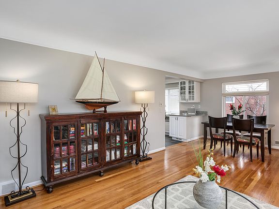 5th image of 16920 Kinross Ave