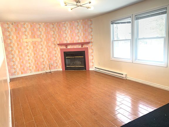 2nd image of 4633 Burnside Dr