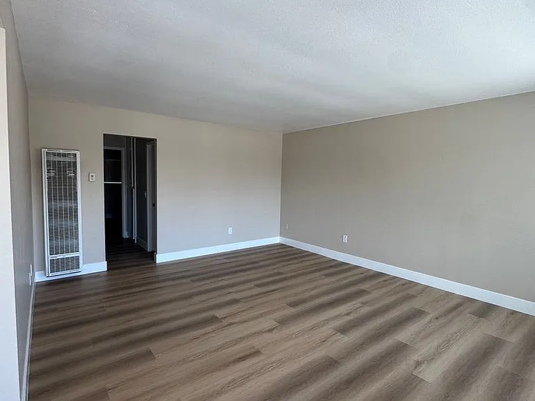 7302 Elk Cir — Photo 2
