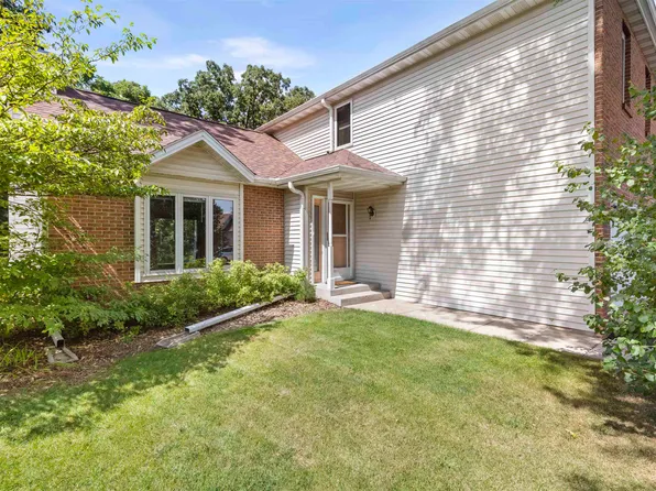 5502 Terrace Maat Ct, Roscoe, IL 61073