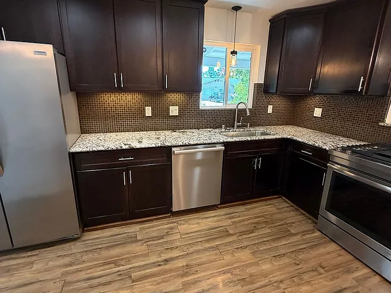 1115 Church St — Photo 2