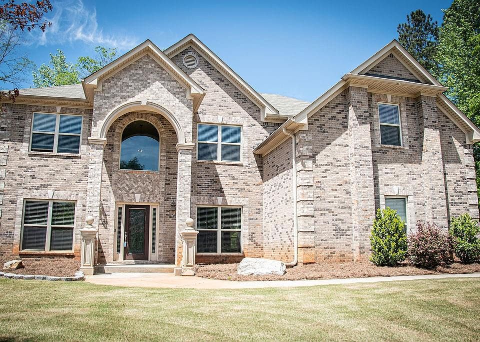 1st image of 2932 NE Ash Grove Dr