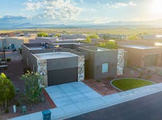 3271 S Retreat Dr, Hurricane, UT 84737