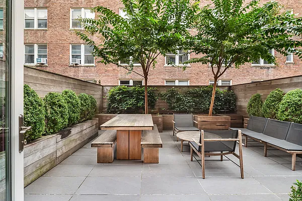 Sold by Modlin Group | media 14