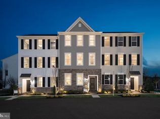 27 Jessop Ln, Hatboro, PA 19040
