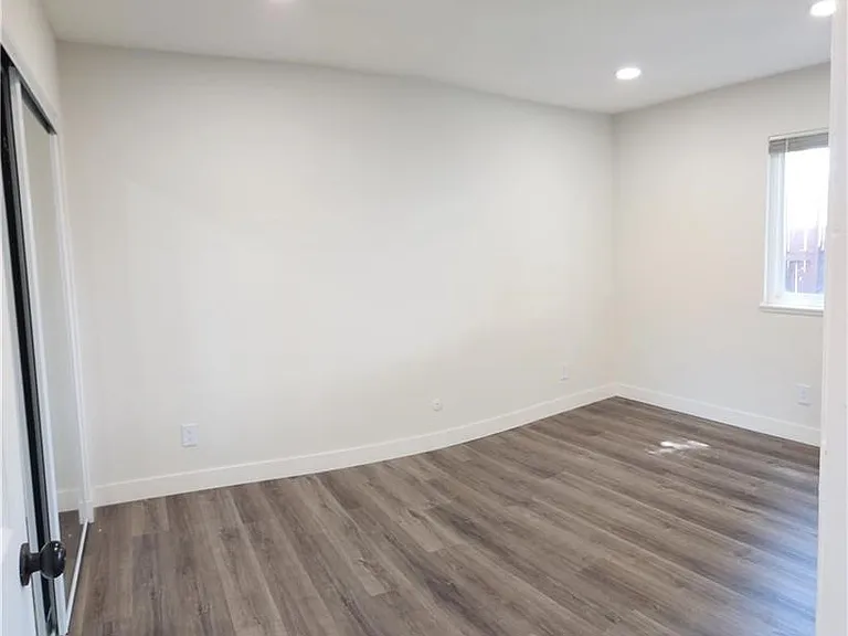 10160 Medallion Pl — Photo 15