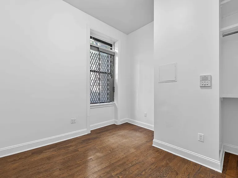 207 W 107th St #1W — Photo 11