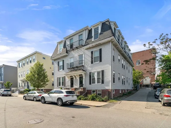 554 E 4th St APT 1B, South Boston, MA 02127