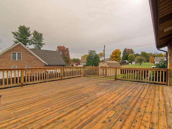5th image of 523 Grandview Dr