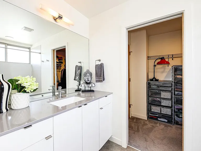 4038 California Ave SW — Photo 16