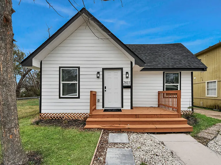 2811 Winbern St — Photo 45