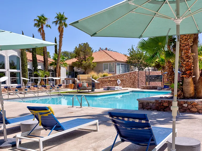 Resort Style Swimming Pool