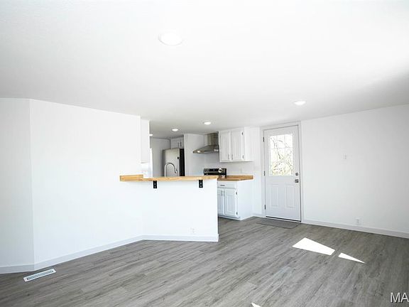 3rd image of 200 11th St