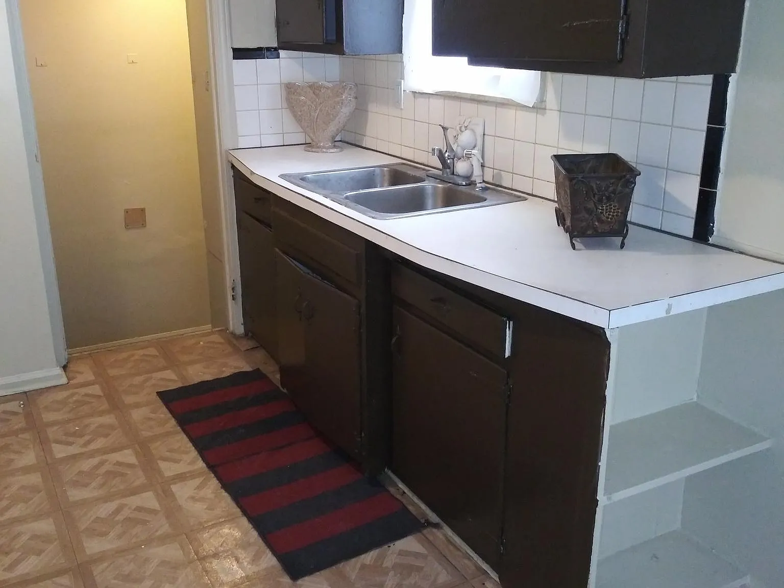 3 bed, 1100 sqft, $1,300 — Photo 3