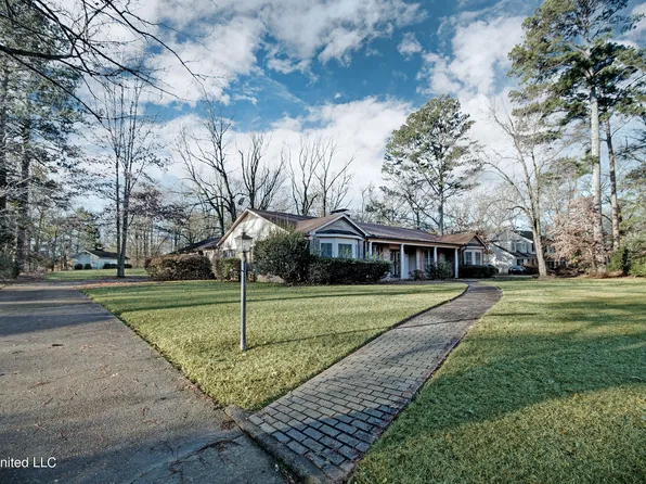 922 Belle Air Cir, Yazoo City, MS 39194