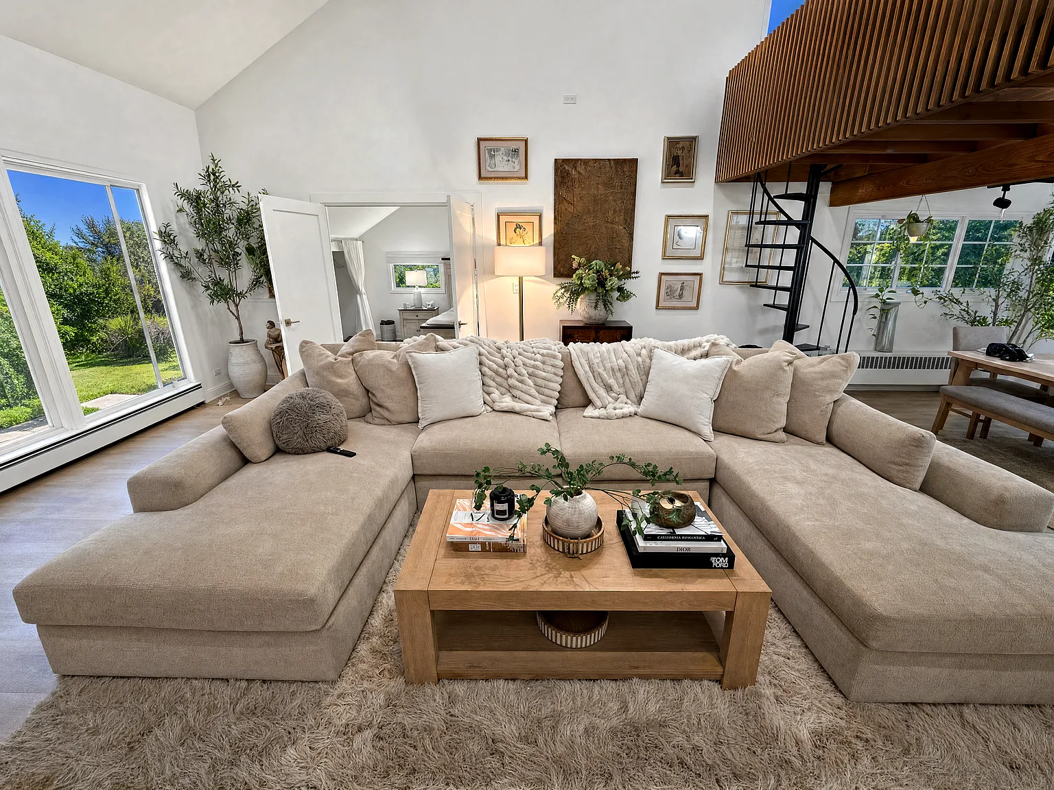 4 bed, 2400 sqft, $9,000 — Photo 4