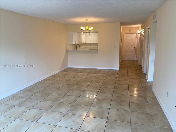4th image of 6940 Miami Gardens Dr APT 1-231