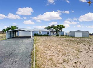 7407 N Meadows Cir, Hobbs, NM 88242