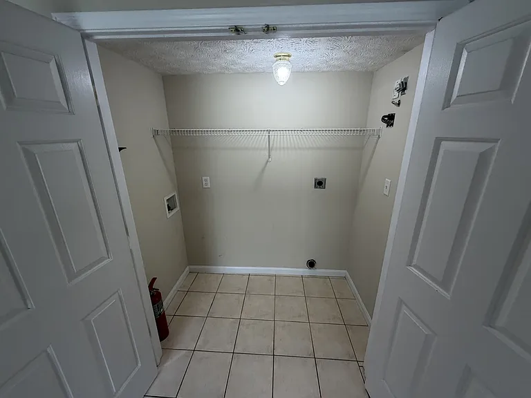139 Ash Ct — Photo 4