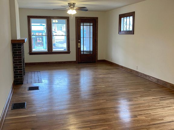 3rd image of 3006 Indianola Ave