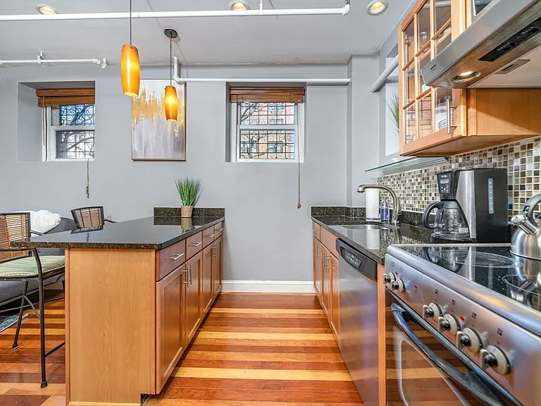 330 Dartmouth St #B1 — Photo 4