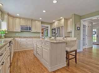 19 Rhodes Dr, Wrentham, MA 02093