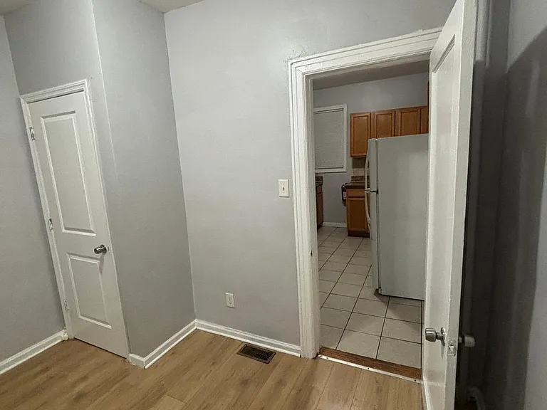 11 Dwight St #A — Photo 9