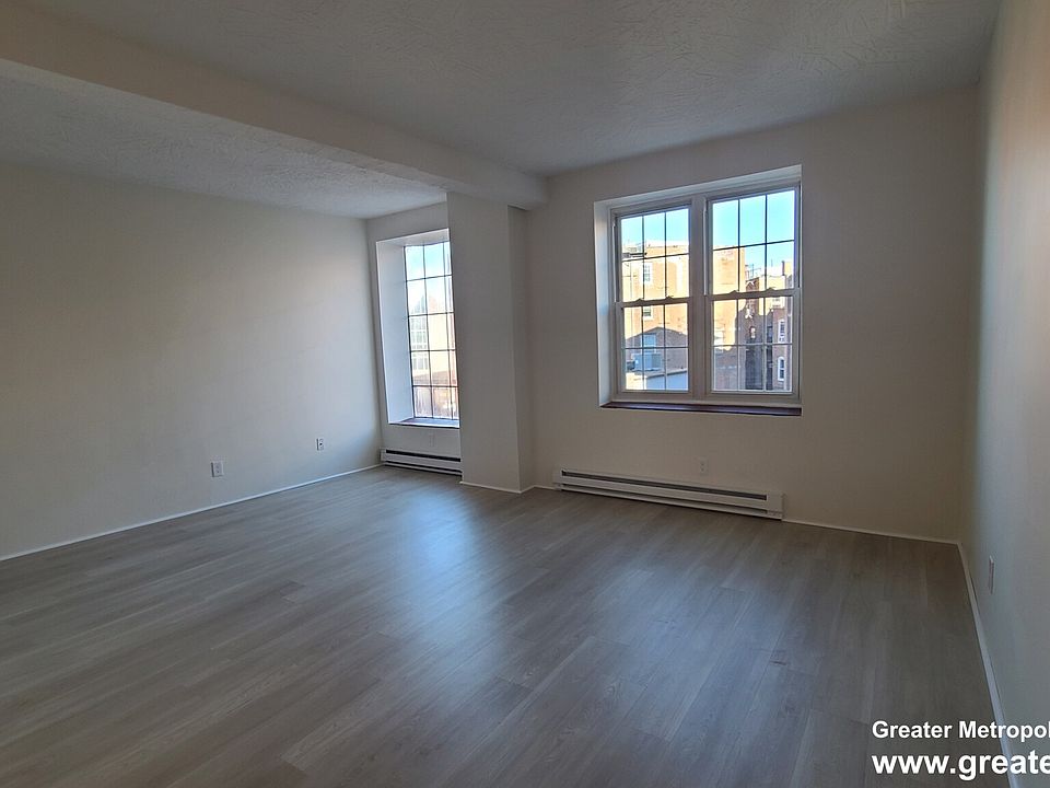 1st image of 416 Hanover St APT 2