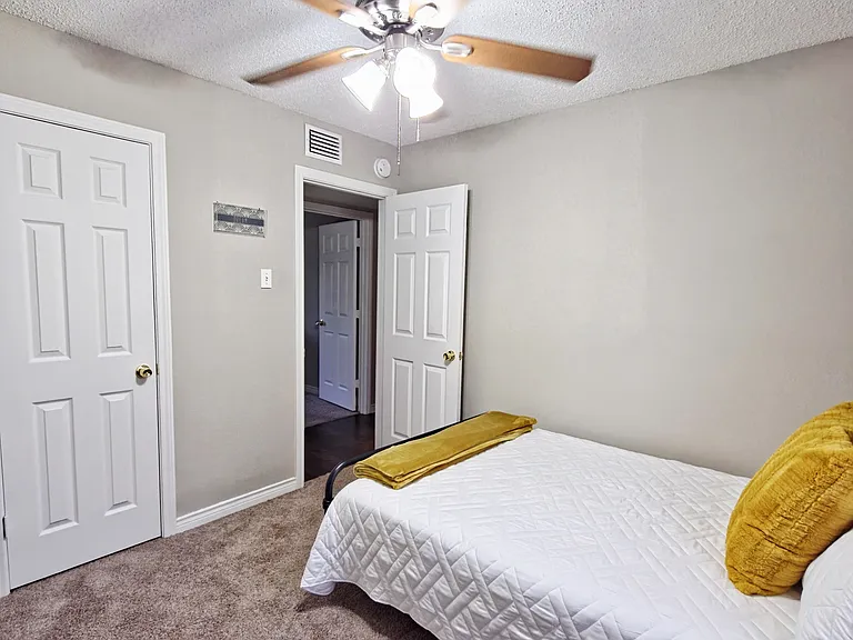 Briar Creek Dr — Photo 11