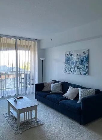 1 bed, 1.0 bath, 745 sqft, $2,400 — Photo 4