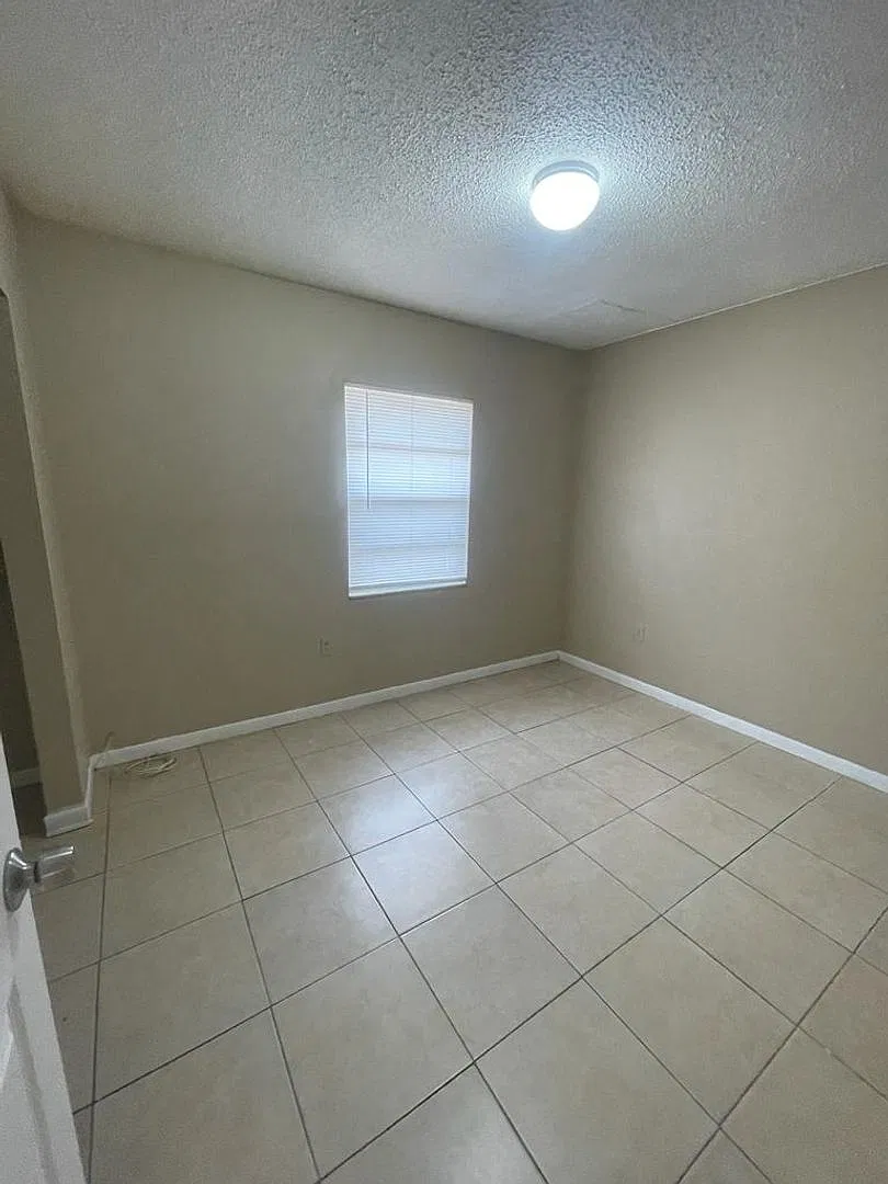 2468 Chestnut Woods Dr — Photo 2