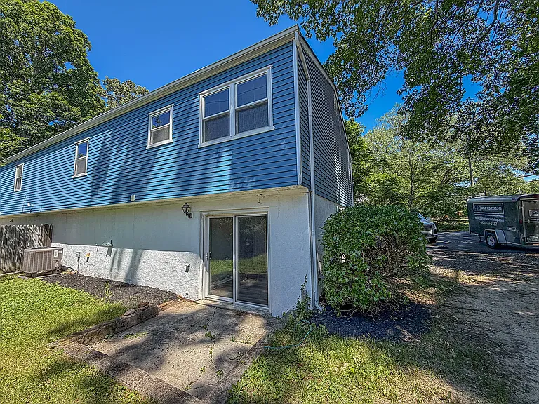 328 Benfield Rd — Photo 22