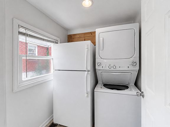 5th image of 703 Progress St NE #2