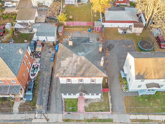 3rd image of 87 Amity Street