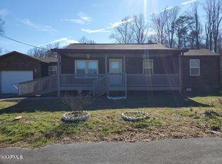 105 Summitt Ln, Lake City, TN 37769