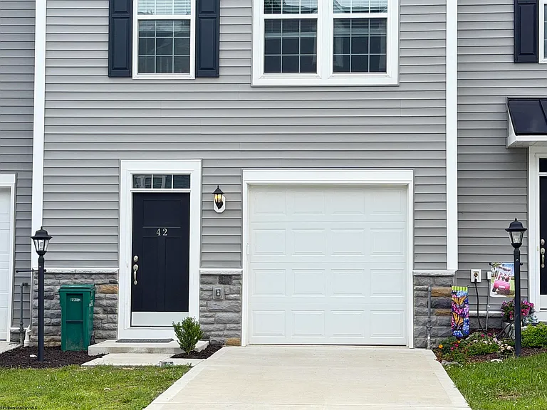 42 Dover Ct — Photo 17