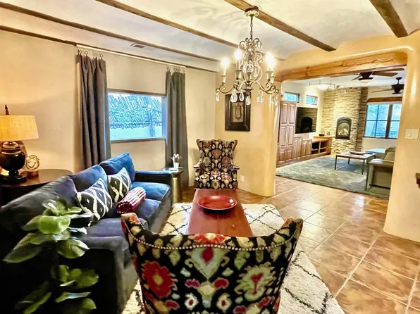 228 Artist Rd, Santa Fe, NM 87501
