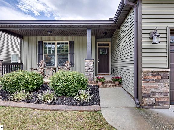 2nd image of 319 Hampton Farms Trl