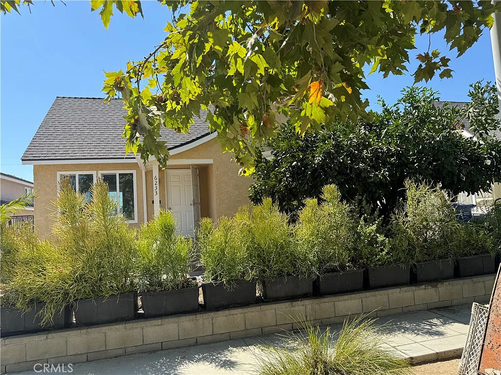 2 bed, 1037 sqft, $3,200 — Photo 1