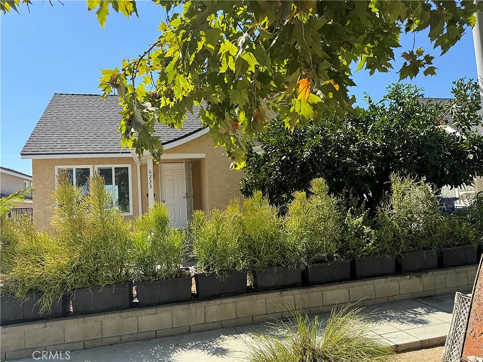 6233 Rosemead Blvd