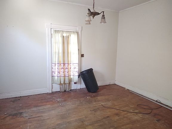5th image of 610 Greenwood Ave