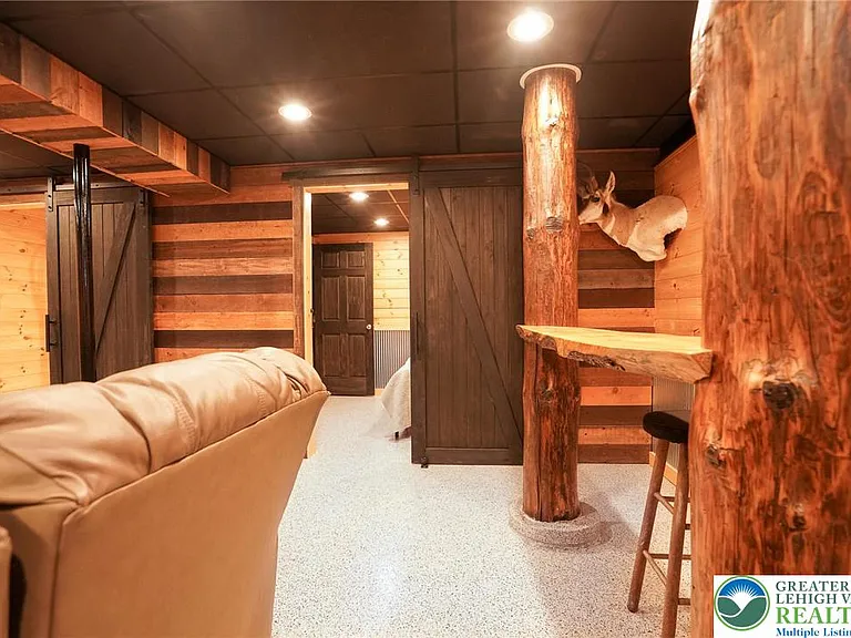 371 Green Tree Dr — Photo 37